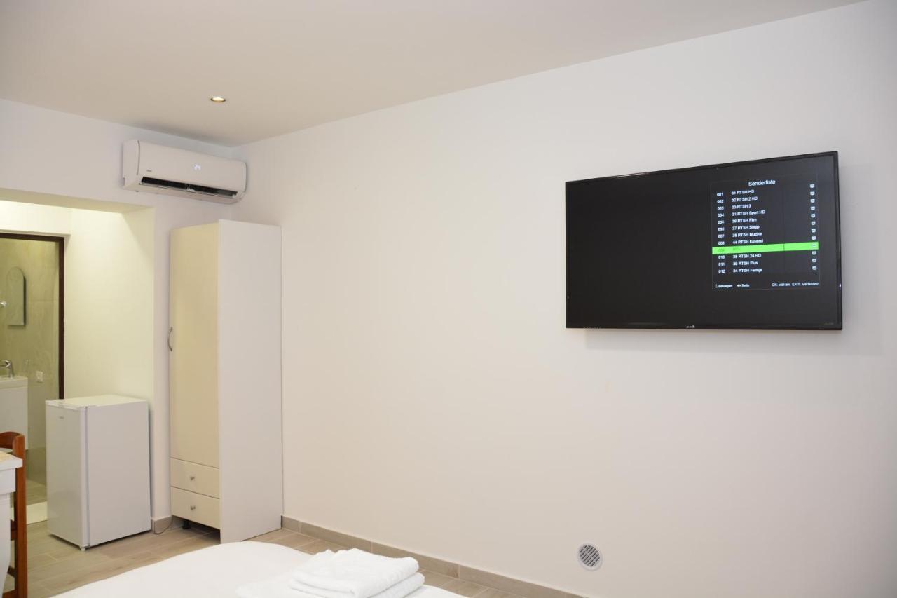 Mico'S Apartments Vlore Bagian luar foto