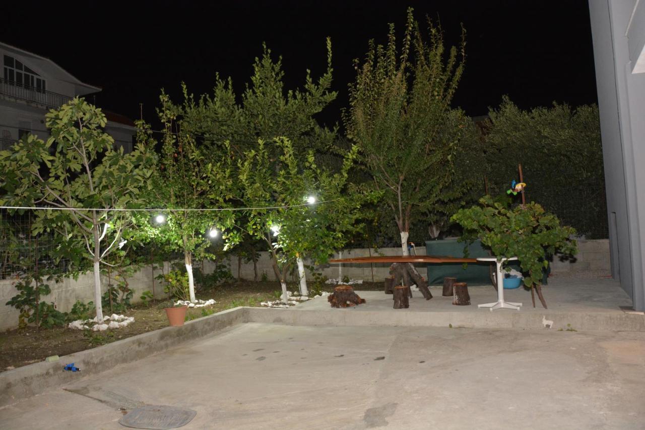 Mico'S Apartments Vlore Bagian luar foto