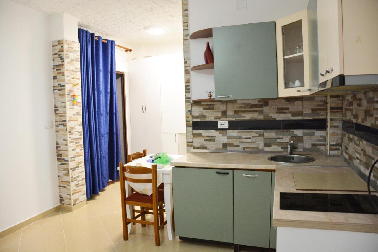 Mico'S Apartments Vlore Bagian luar foto