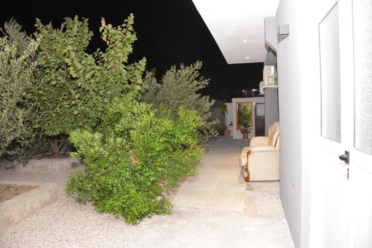 Mico'S Apartments Vlore Bagian luar foto
