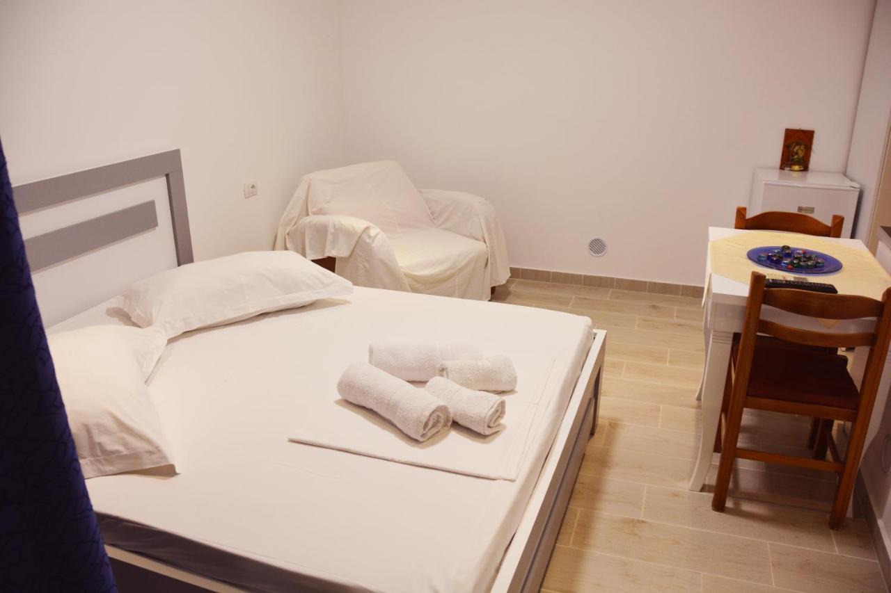 Mico'S Apartments Vlore Bagian luar foto