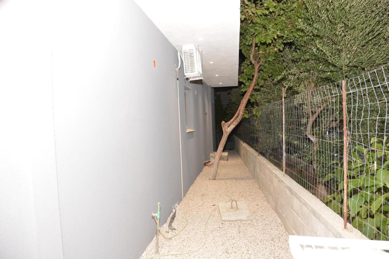Mico'S Apartments Vlore Bagian luar foto